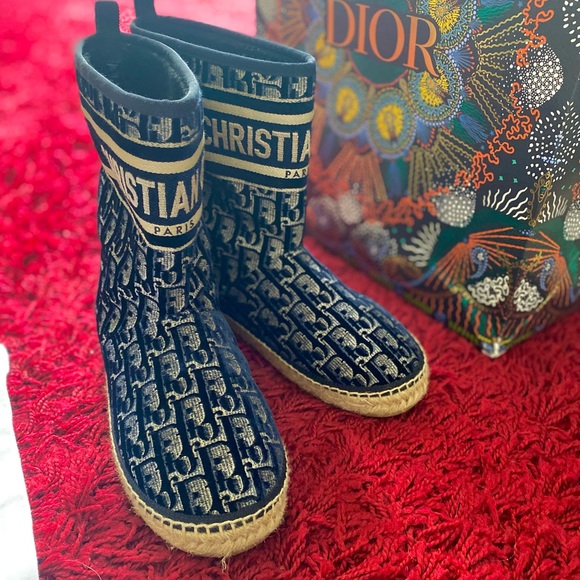 😍😍Exclusive Christian Dior Boots - Picture 3 of 11